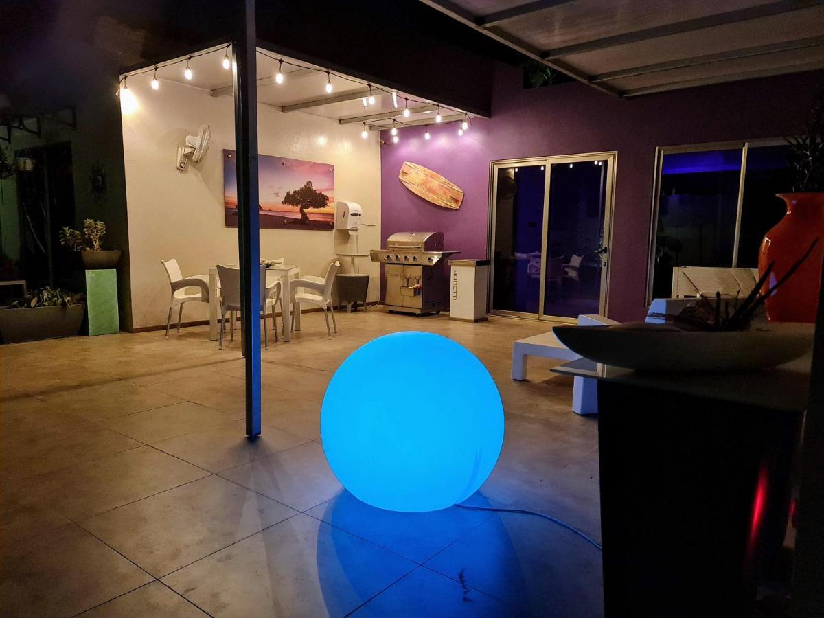 פאלם ביץ' Sandcastle Beach Apartments מראה חיצוני תמונה