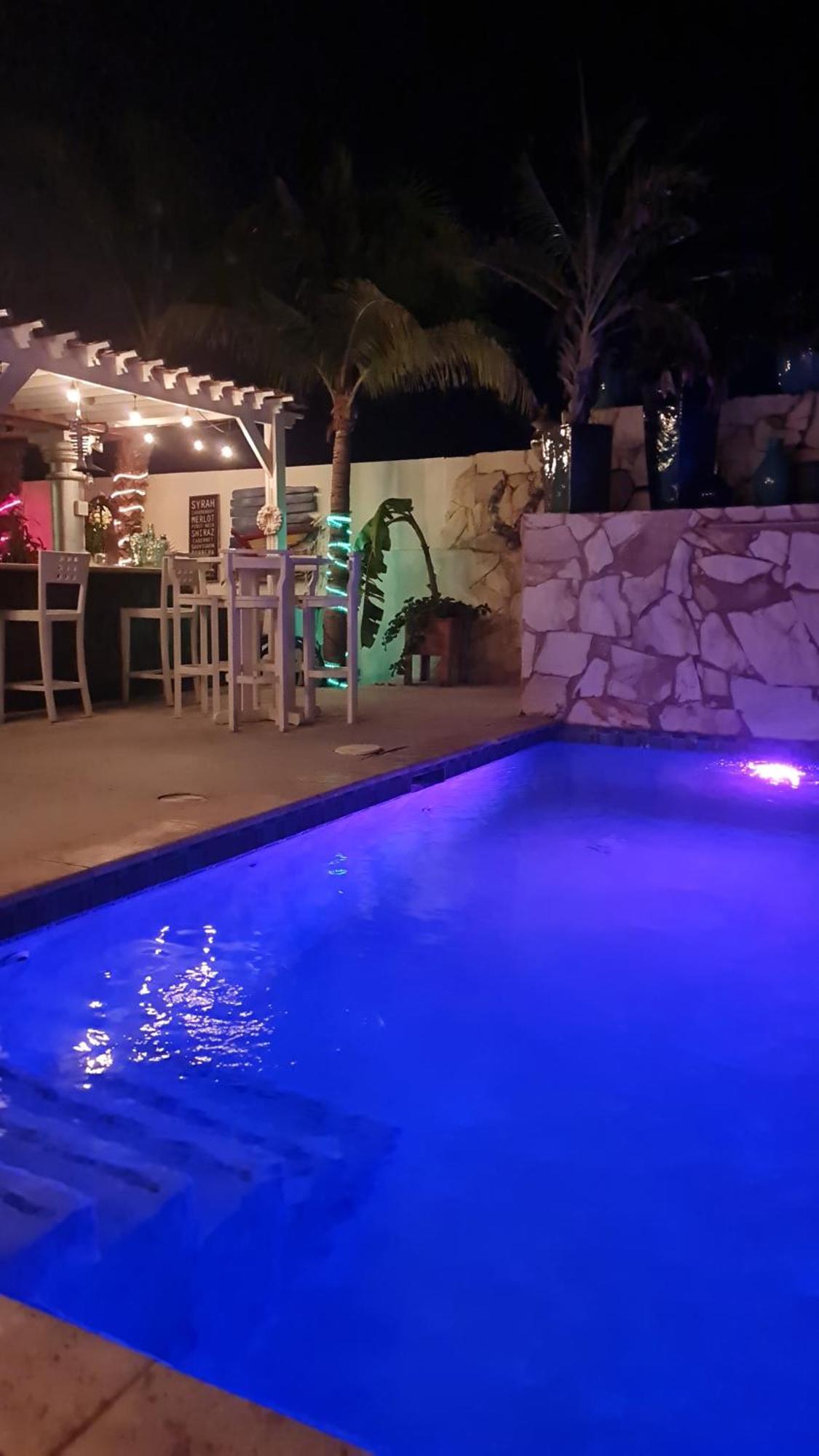 פאלם ביץ' Sandcastle Beach Apartments מראה חיצוני תמונה