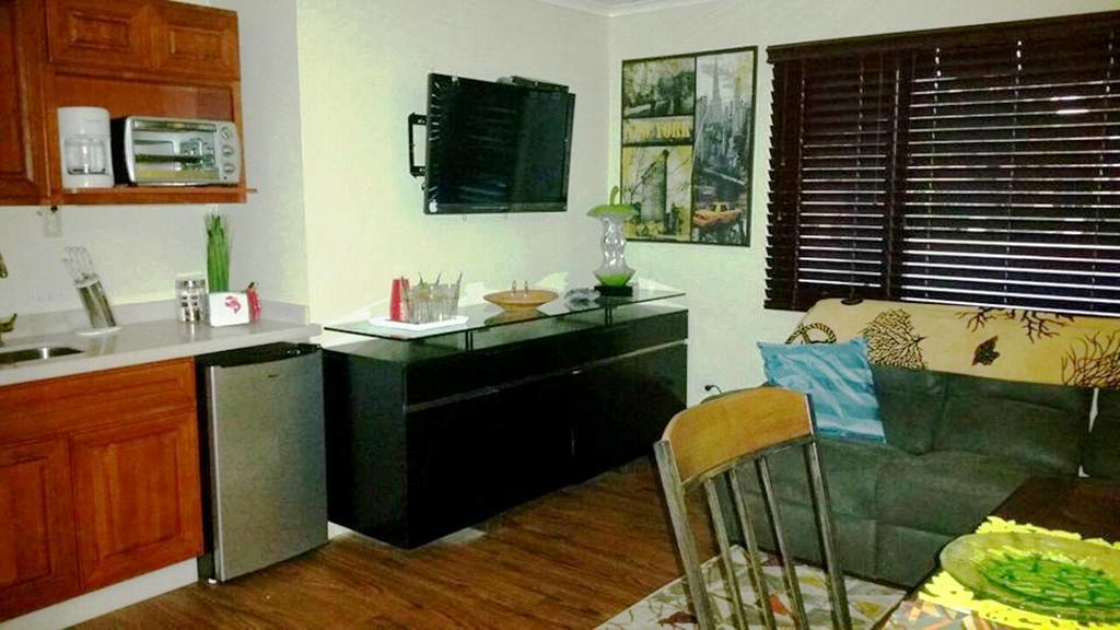 פאלם ביץ' Sandcastle Beach Apartments מראה חיצוני תמונה