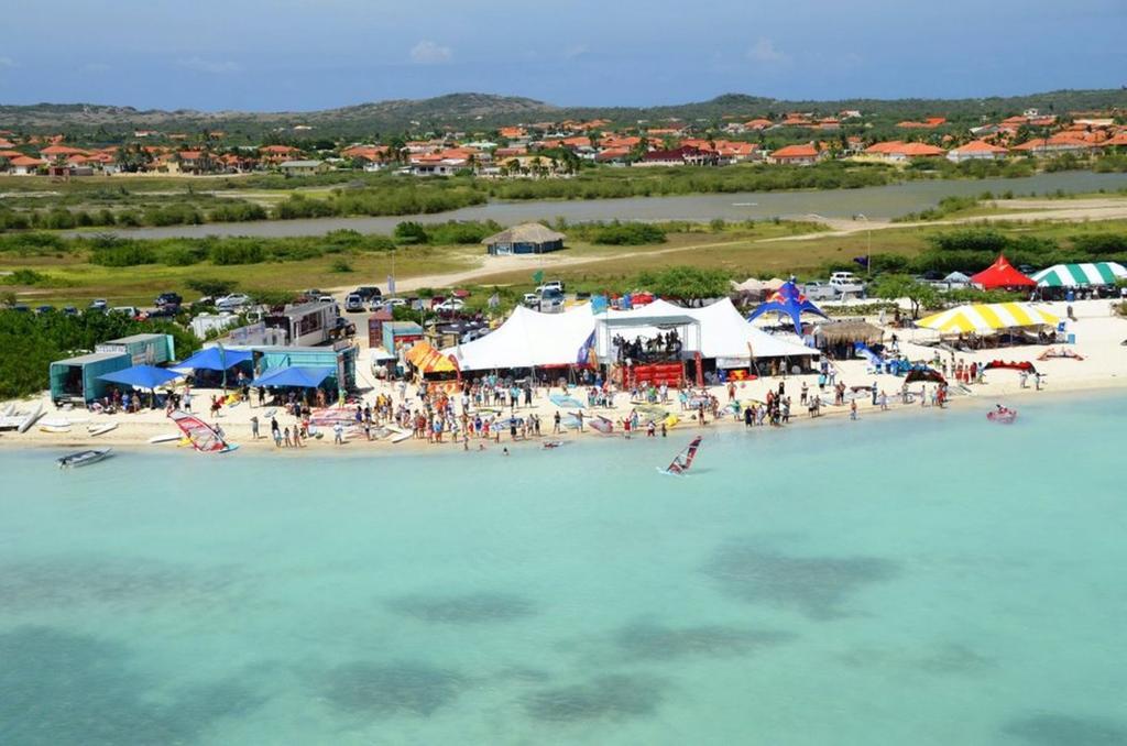 פאלם ביץ' Sandcastle Beach Apartments מראה חיצוני תמונה